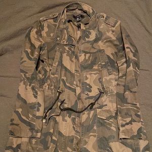Forever 21 camo jacket size large